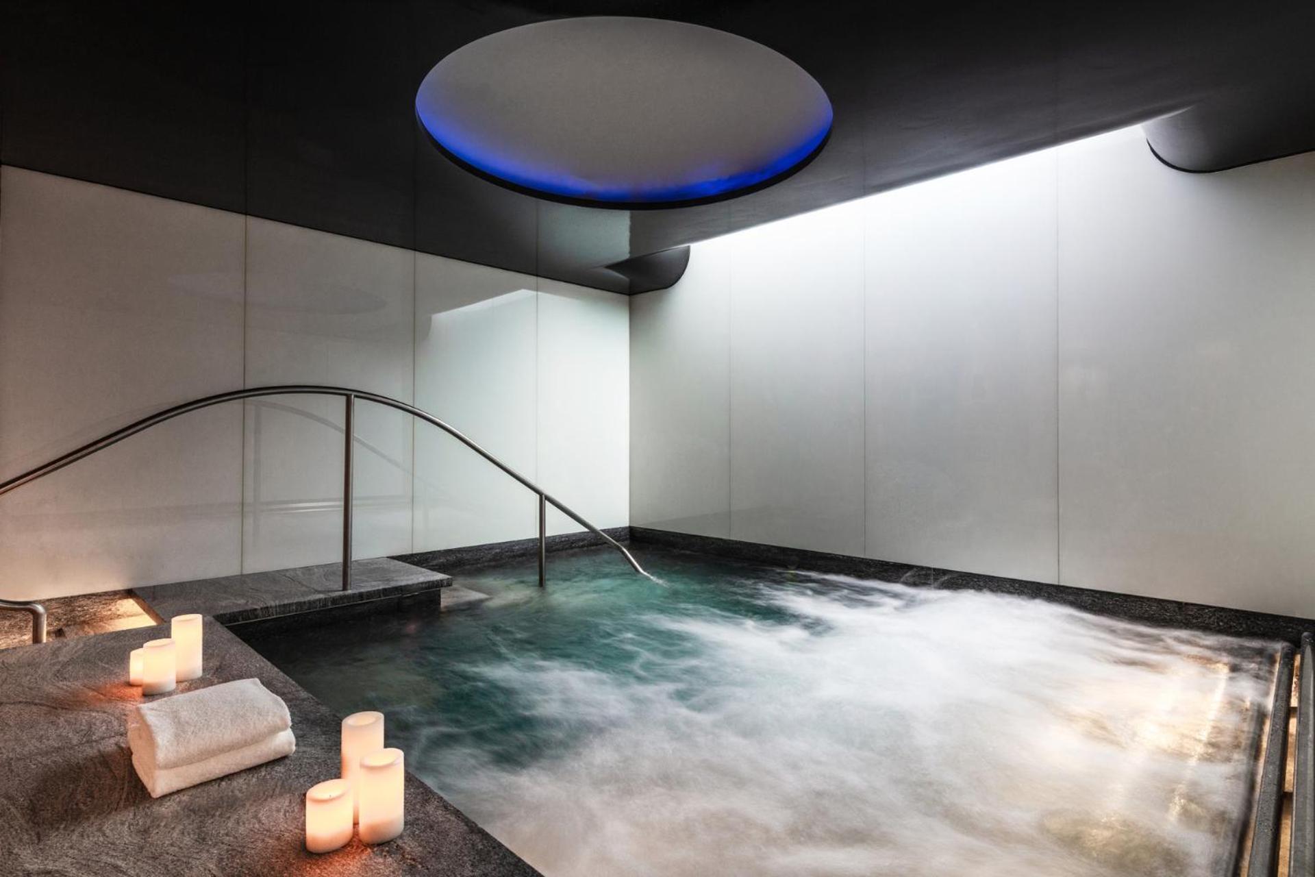 Four Seasons Hotel London at Park Lane, London, United Kingdom (photo 6)