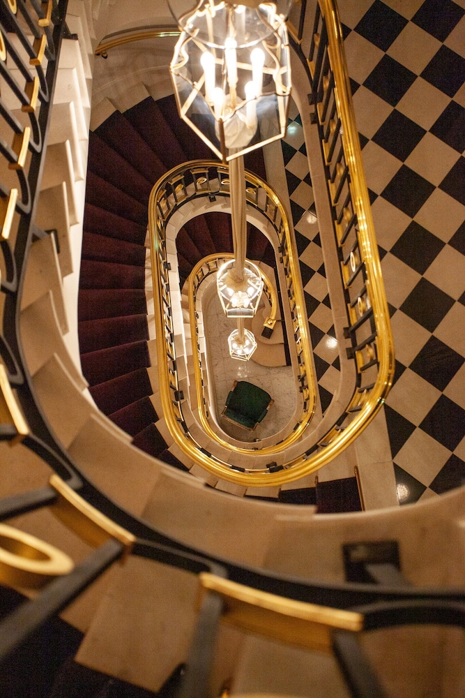 La Réserve Paris Hotel and Spa, Paris, France (photo 5)