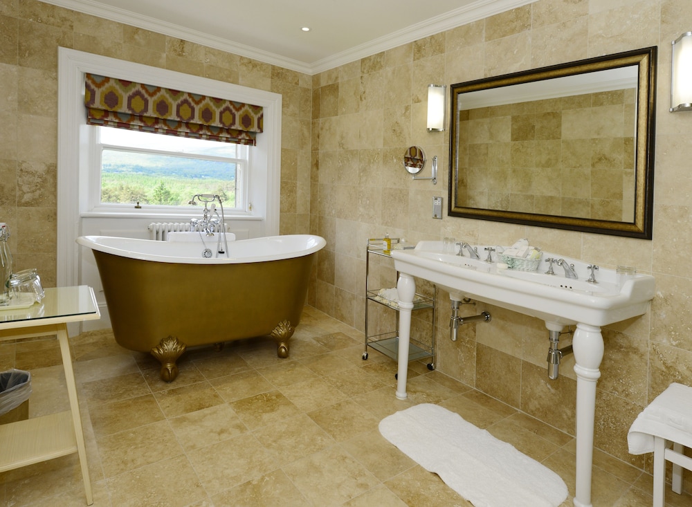 Inverlochy Castle, Fort William, Highlands, United Kingdom (photo 6)