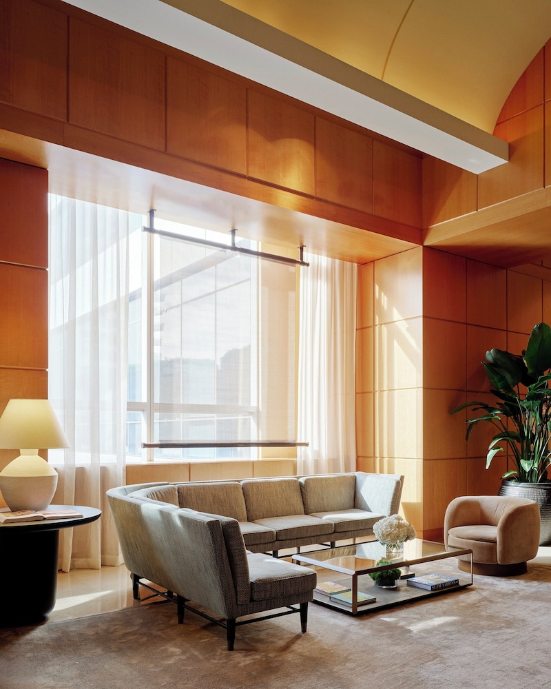 Four Seasons Hotel Miami, Miami, United States (photo 2)