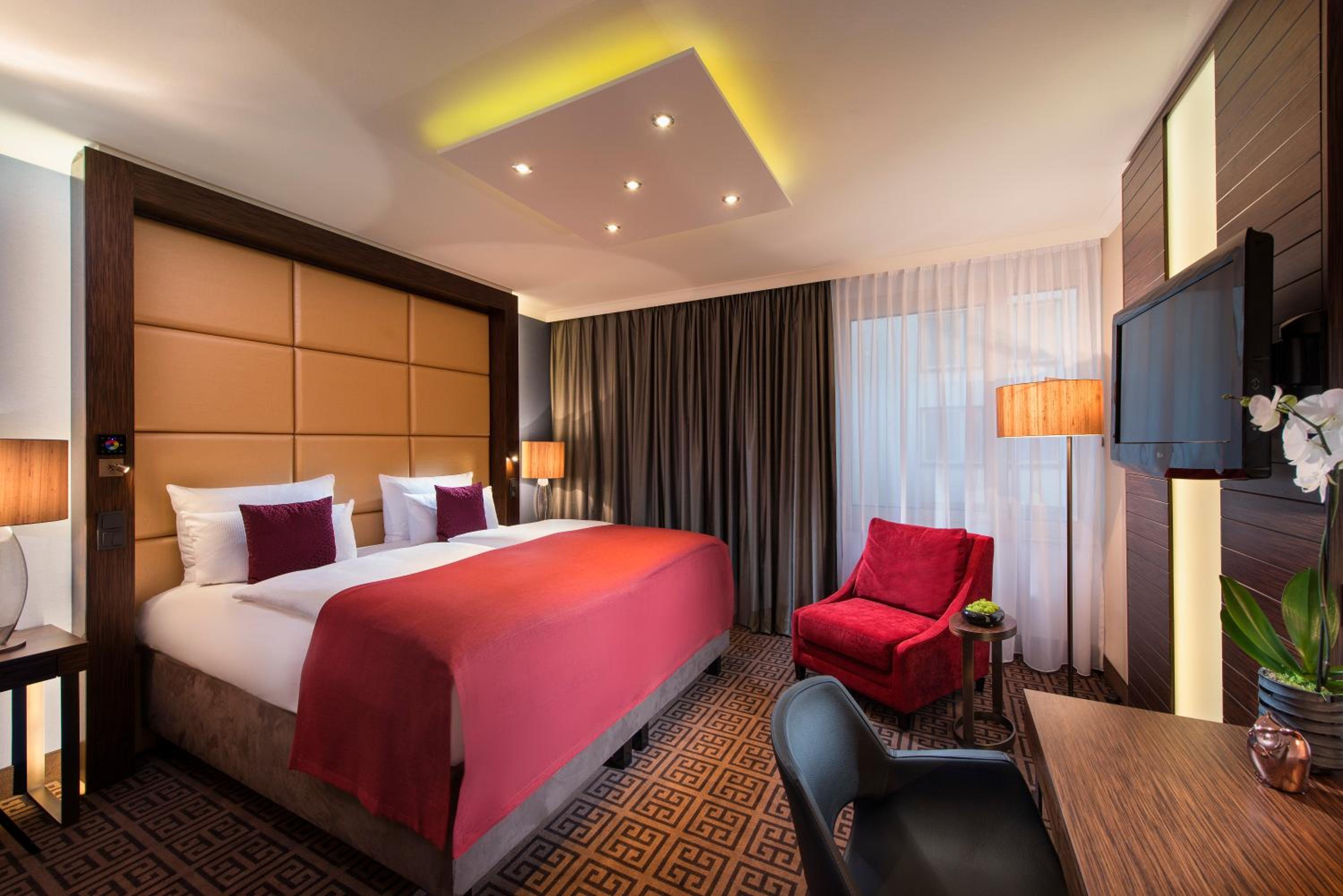 Hotel Palace Berlin, Berlin, Germany (photo 2)