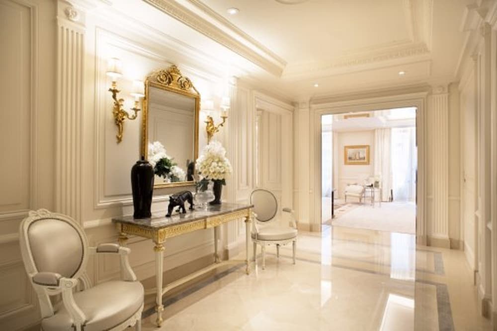 Four Seasons Hotel George V, Paris, France (photo 6)
