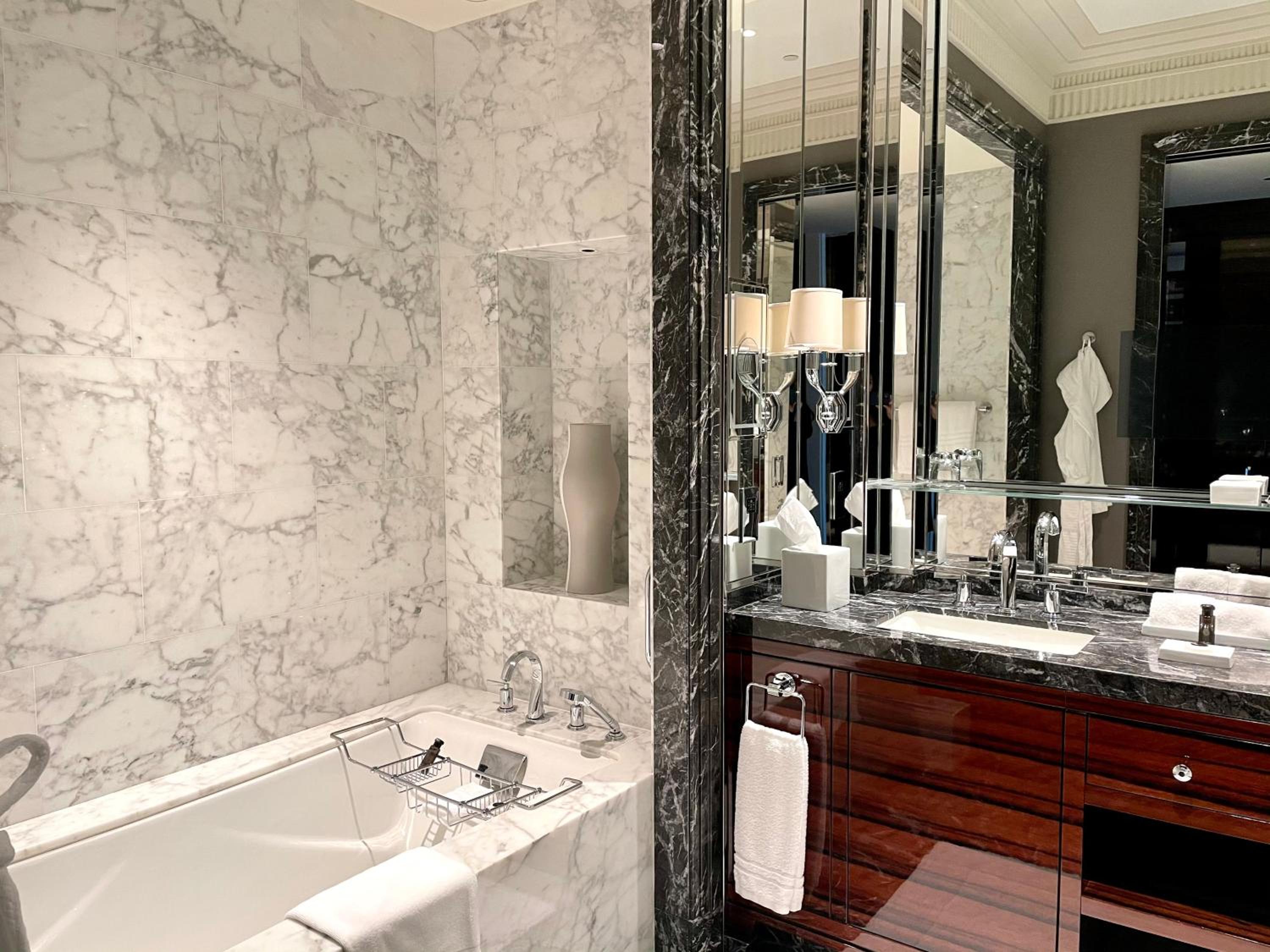 Four Seasons Hotel Bahrain Bay, Manama, Bahrain (photo 2)