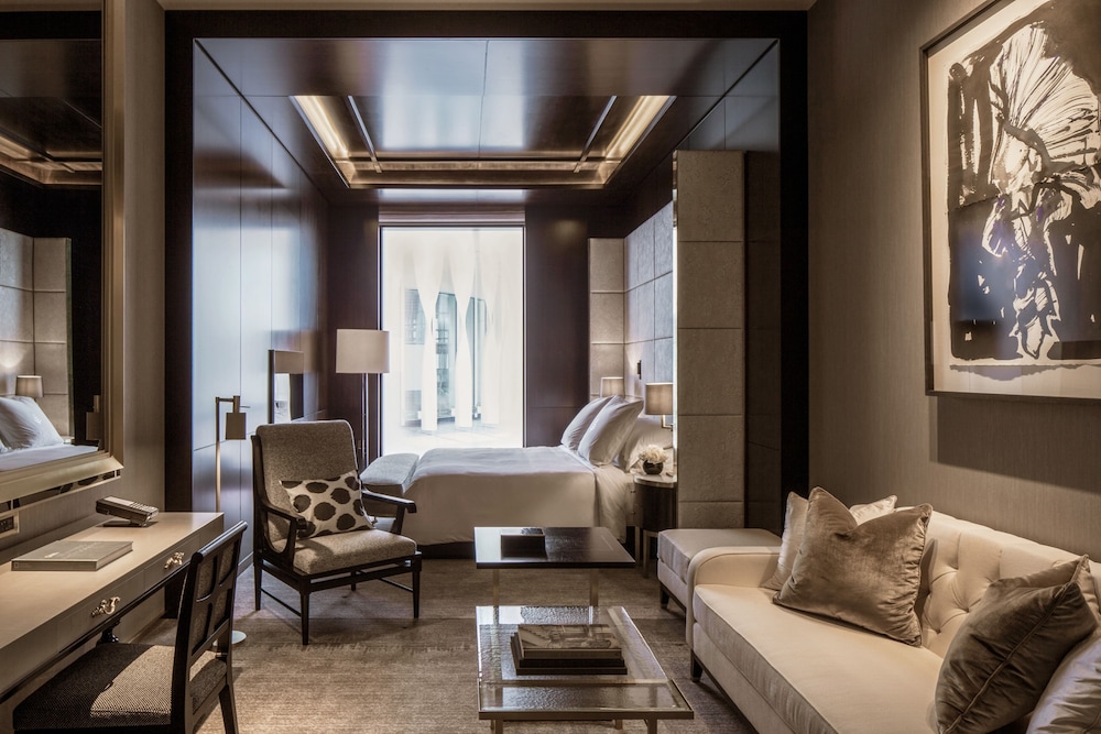 Four Seasons Hotel London at Ten Trinity Square, London, United Kingdom (photo 5)